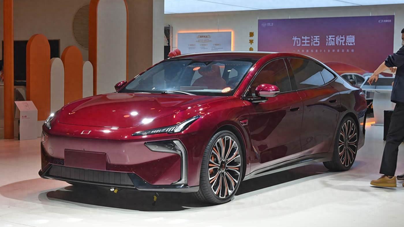 奔腾全新中型车，轴距2900mm，高通骁龙8295P座舱芯片，即将上市