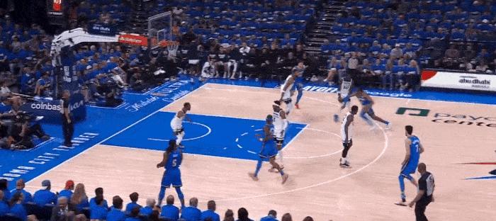 疯了！多尔特连自己人都不放过啊！
在今天NBA季后赛西决雷霆对森林狼的第一节比赛