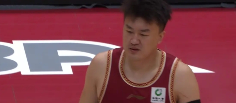 胡明轩不是以前的胡明轩啦！
浙江稠州98:101广东东阳光，广东队中现在球员中最