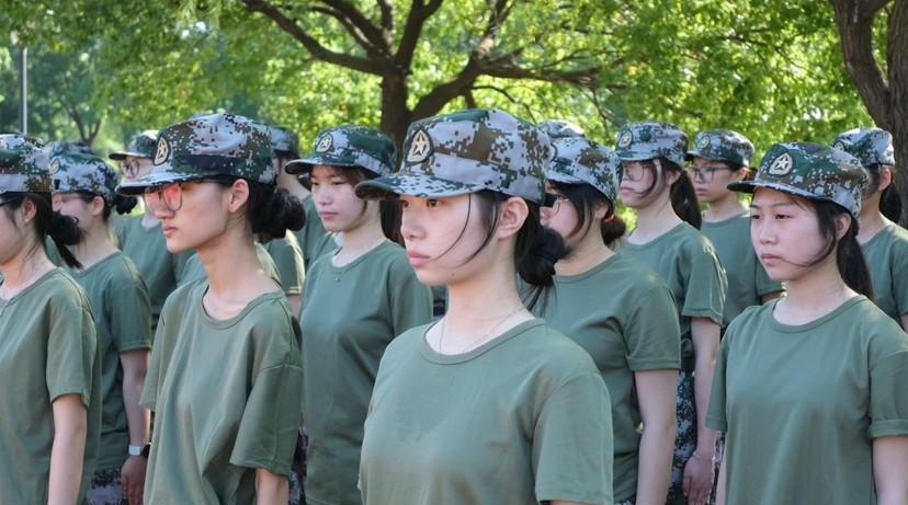 大学生和高中生军训真的有必要吗？
马上又是高中和大学新生的开学季，不出意外会有各