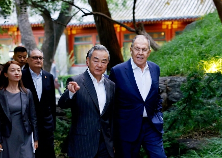 3天2次会面，中俄谈妥合作事宜
7月13日，俄罗斯外长拉夫罗夫结束海外访问后，马