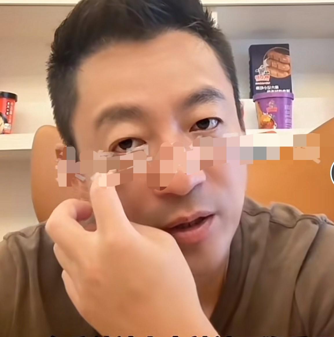 霖霖高烧是被吓着了吧？孩子受到惊吓也会发高烧还会反复……
汪小菲直播的时候无意透
