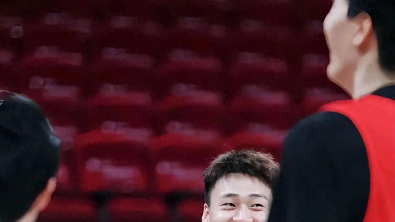 今晚中国男篮对战韩国，赛前传来3坏消息2好消息，男篮赢球有戏