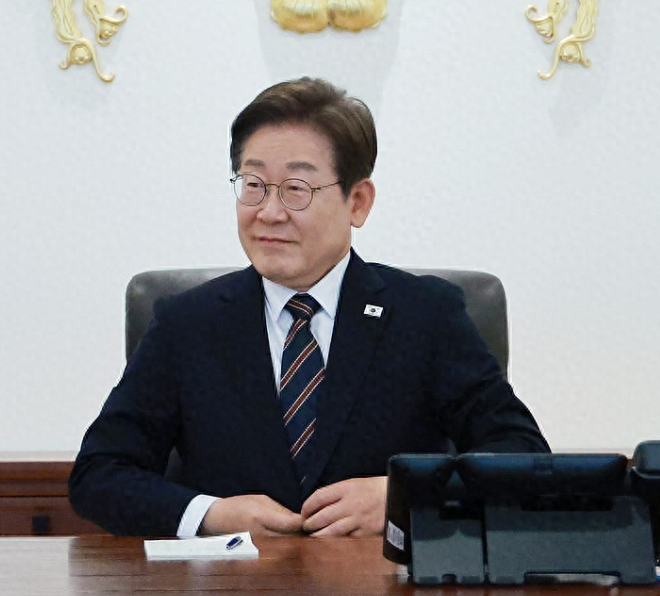 变脸太快了！据韩联社9日报道，多家韩国媒体在报道中称，韩国总统李在明与日本首相石