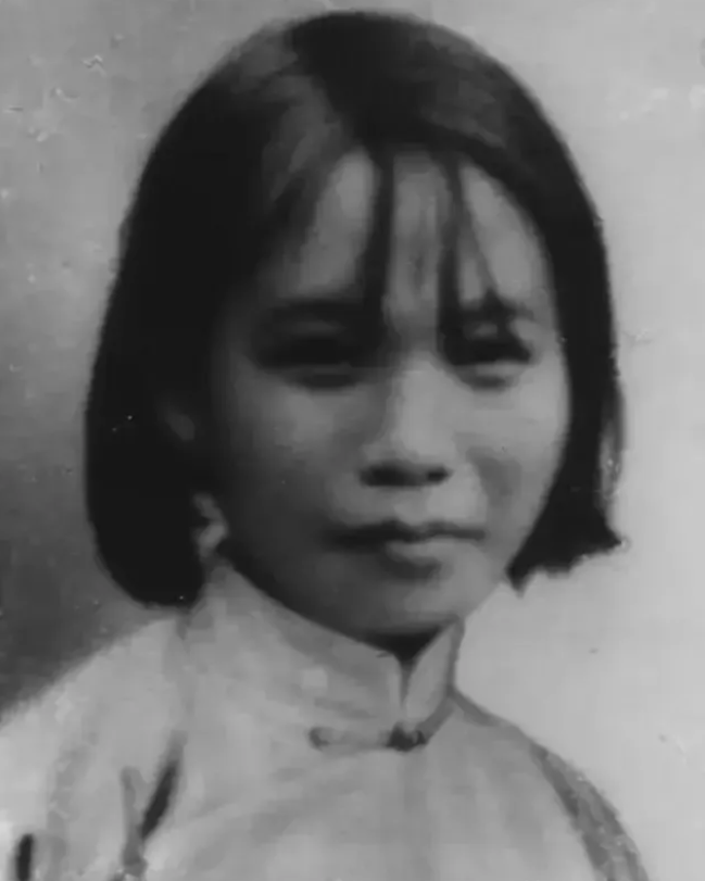1943年，日军剥光了徐如梅的衣服，结果他们震惊地发现，除了肩膀上的一处新伤，她