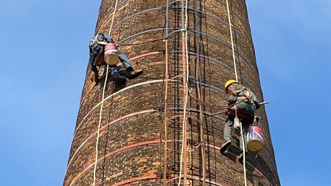 砖烟囱外立面防腐项目圆满竣工 防腐防渗护砖体