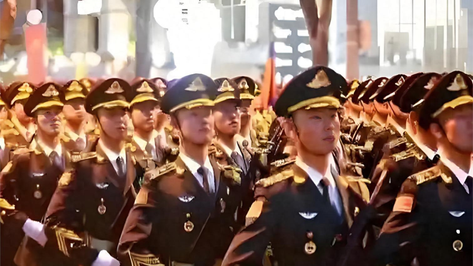 美论坛：为什么中国仪仗队在越南一亮相，越南女生就集体失控了呢