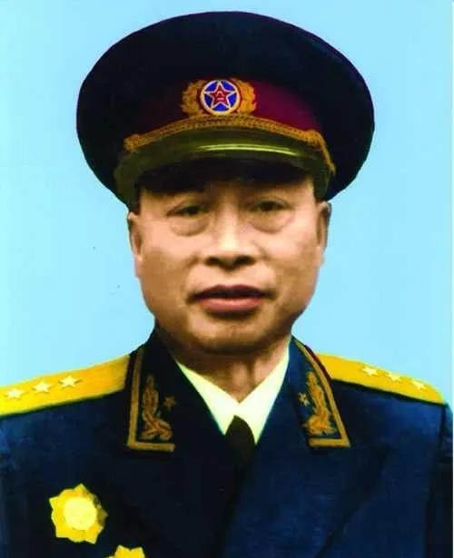 1954年，和丈夫分别25年的女红军，在路上遇到老战友，老战友对她说：“你丈夫现