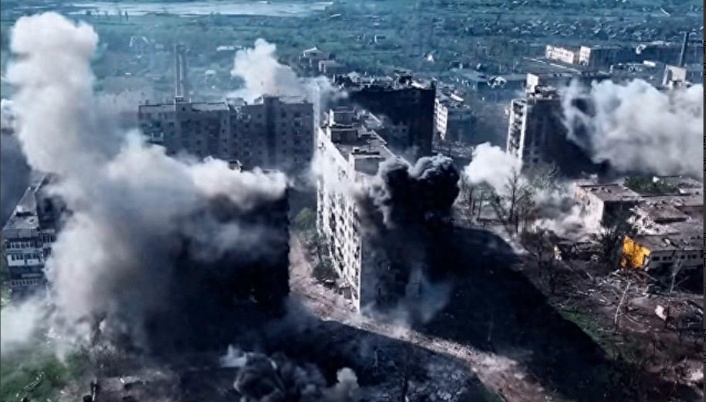 红军城不是终点，而是绞肉机。



俄军南线推进到了红军城城郊，却迟迟不进城，这