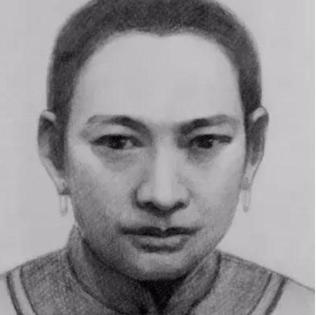 周总理的生母万冬儿，清河县令的千金，不但人长得清丽，性格爽朗，为人精明，处世干练