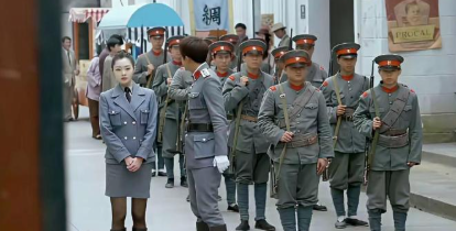 以前难道穿着丝袜打仗么 ​​​