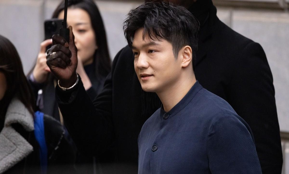 万人血书樊振东必须回归国乒？很多喜欢起哄的网友是在害小胖！也不想想樊振东目前是什
