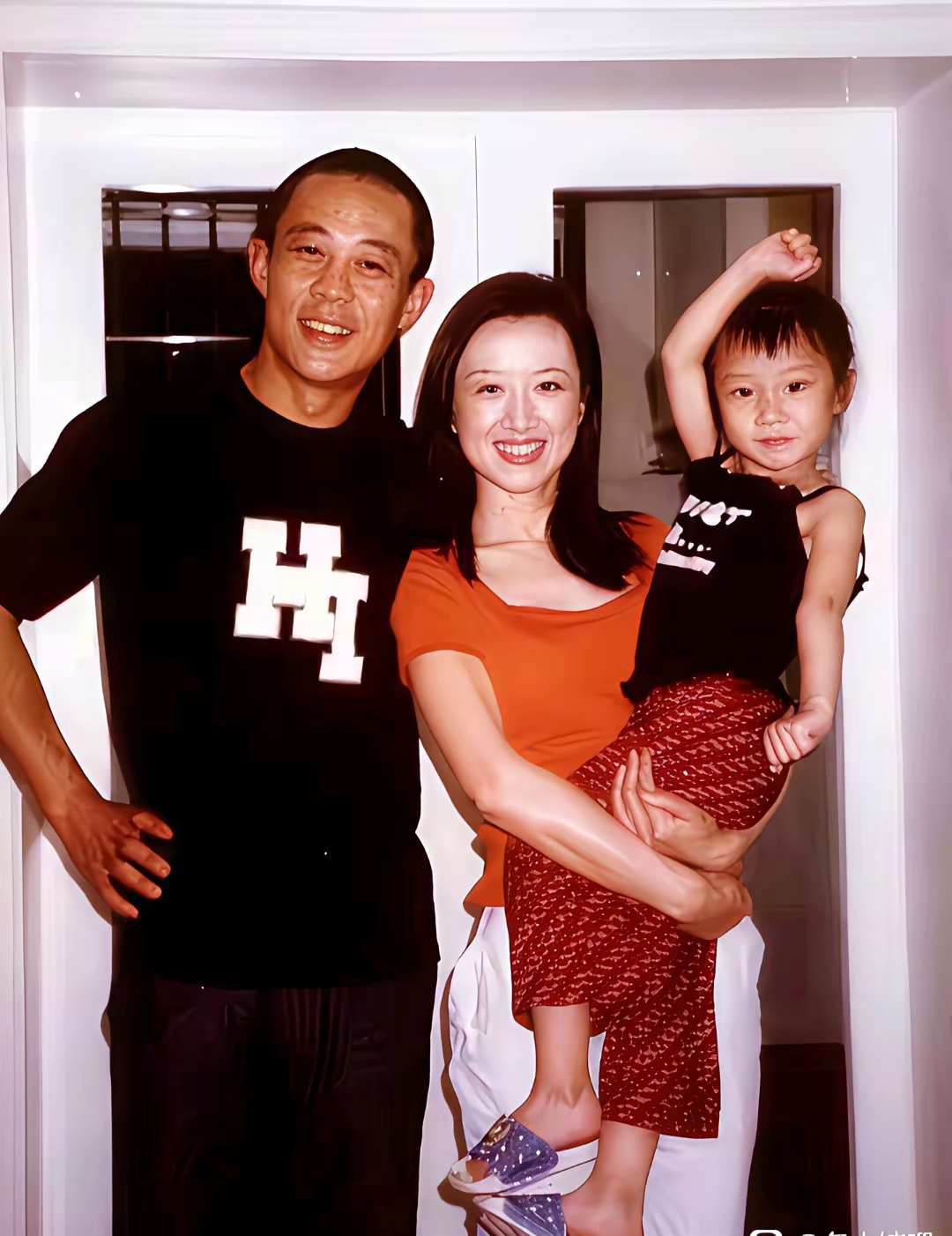 58岁的侯勇和小20岁的妻子同框，这状态真让人惊掉下巴！在第六届新时代国际电影节