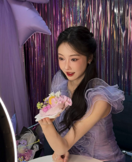 宣璐的这组小妆造，感觉如何，是不是超nice的！