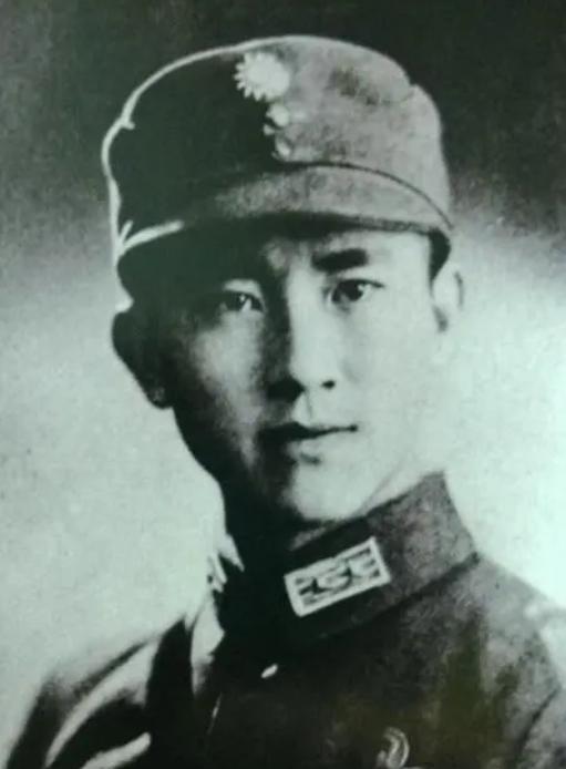 1934年，大特务王天木和手下在北平青楼时，打死了一个顾客后装入箱子运走。案发后