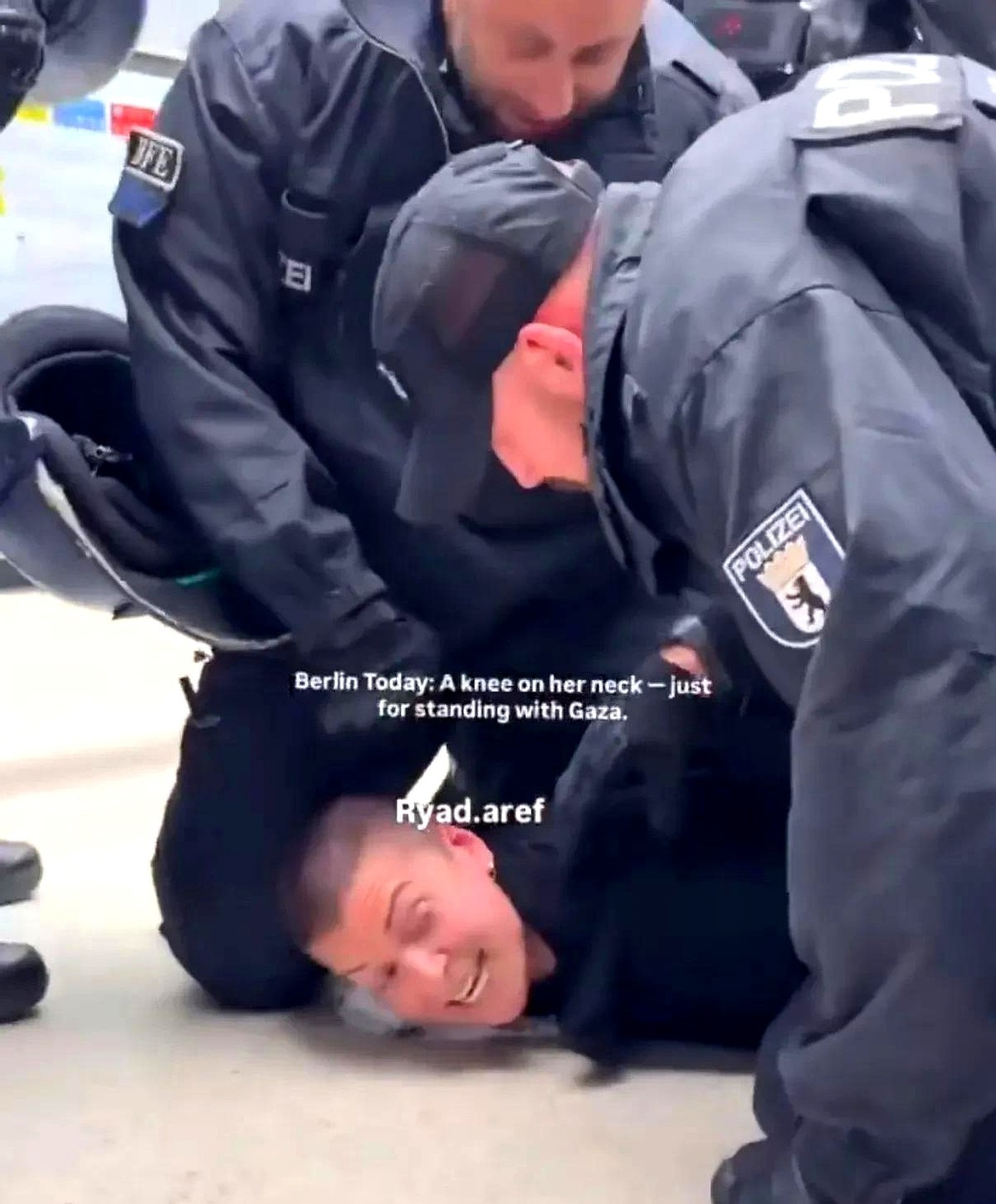 以色列男子柏林街头怒骂，被抓了











这事儿太炸裂了！以色列老哥