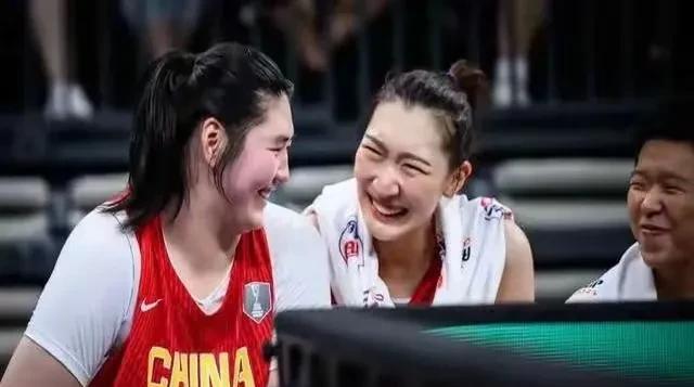 2025年女篮亚洲杯小组赛落下帷幕，战况极为精彩。中国与澳大利亚均取得3胜0负的