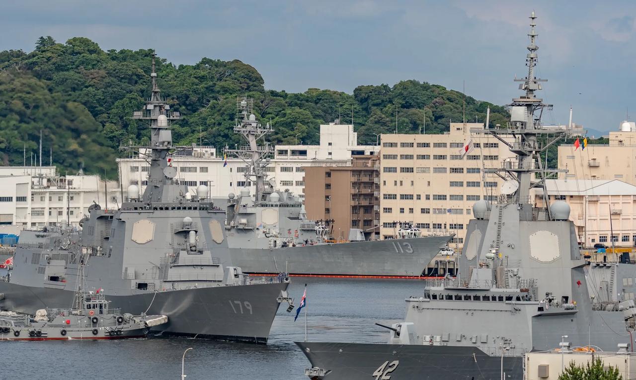美国、澳大利亚和日本宙斯盾舰同框。