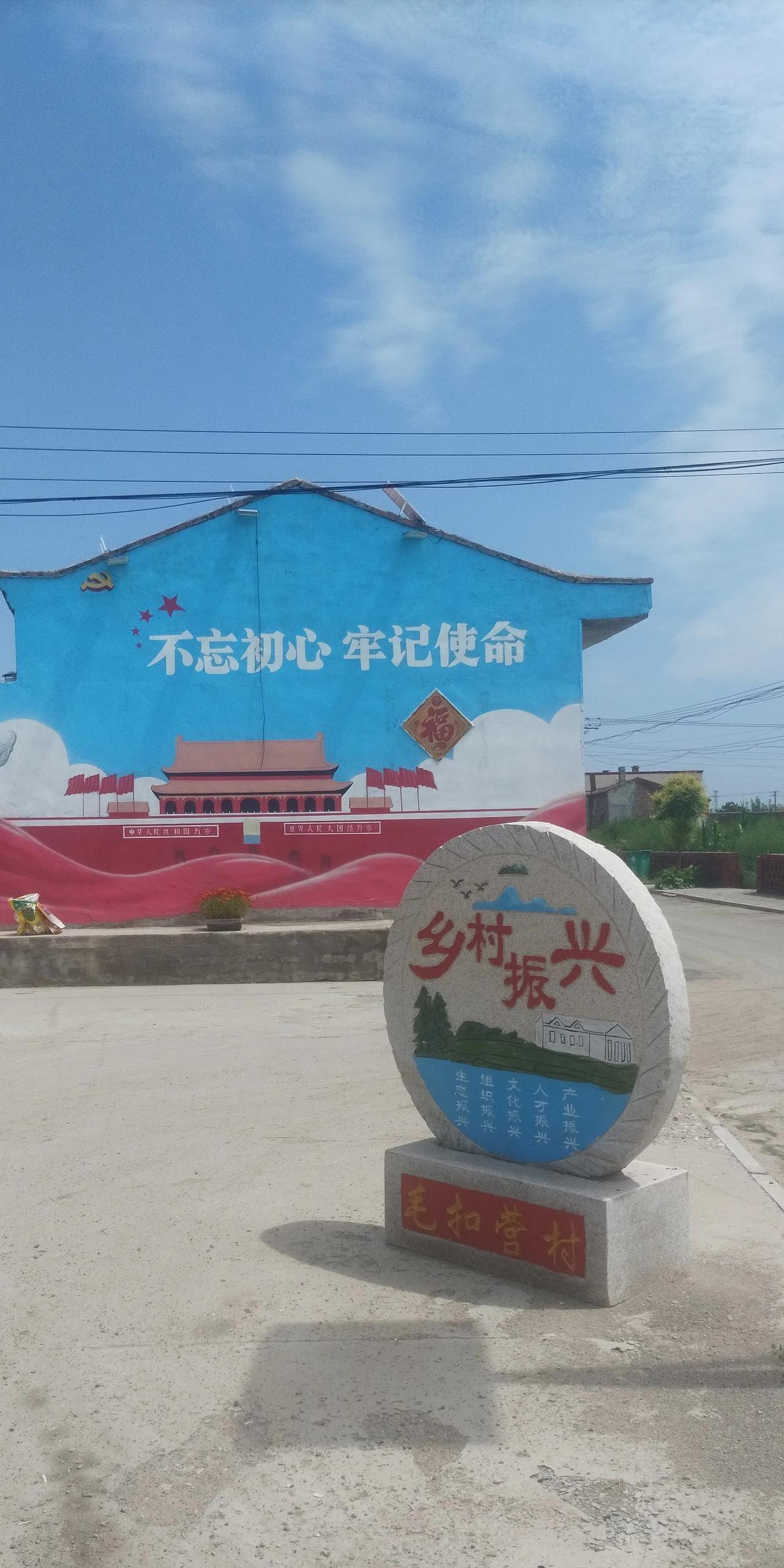 防洪堤坝，抵御了汹涌洪水