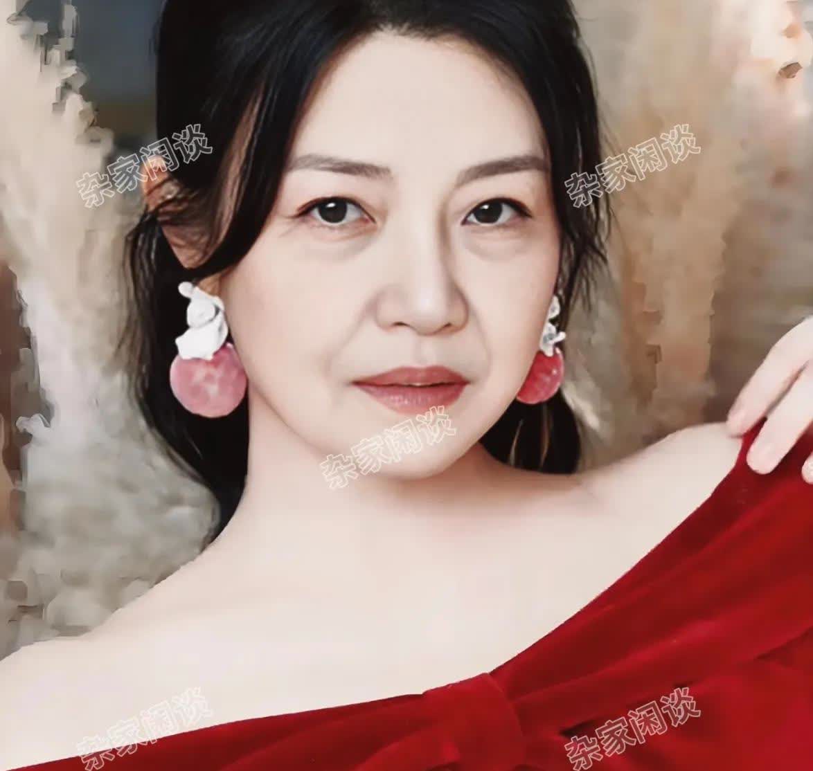 研究了一下陈妍希现在的情况
突然发现了1个残酷的真相！那就是
已经42岁的少