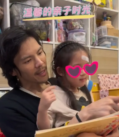 向佐儿童节分享父女时光 女儿神似郭碧婷