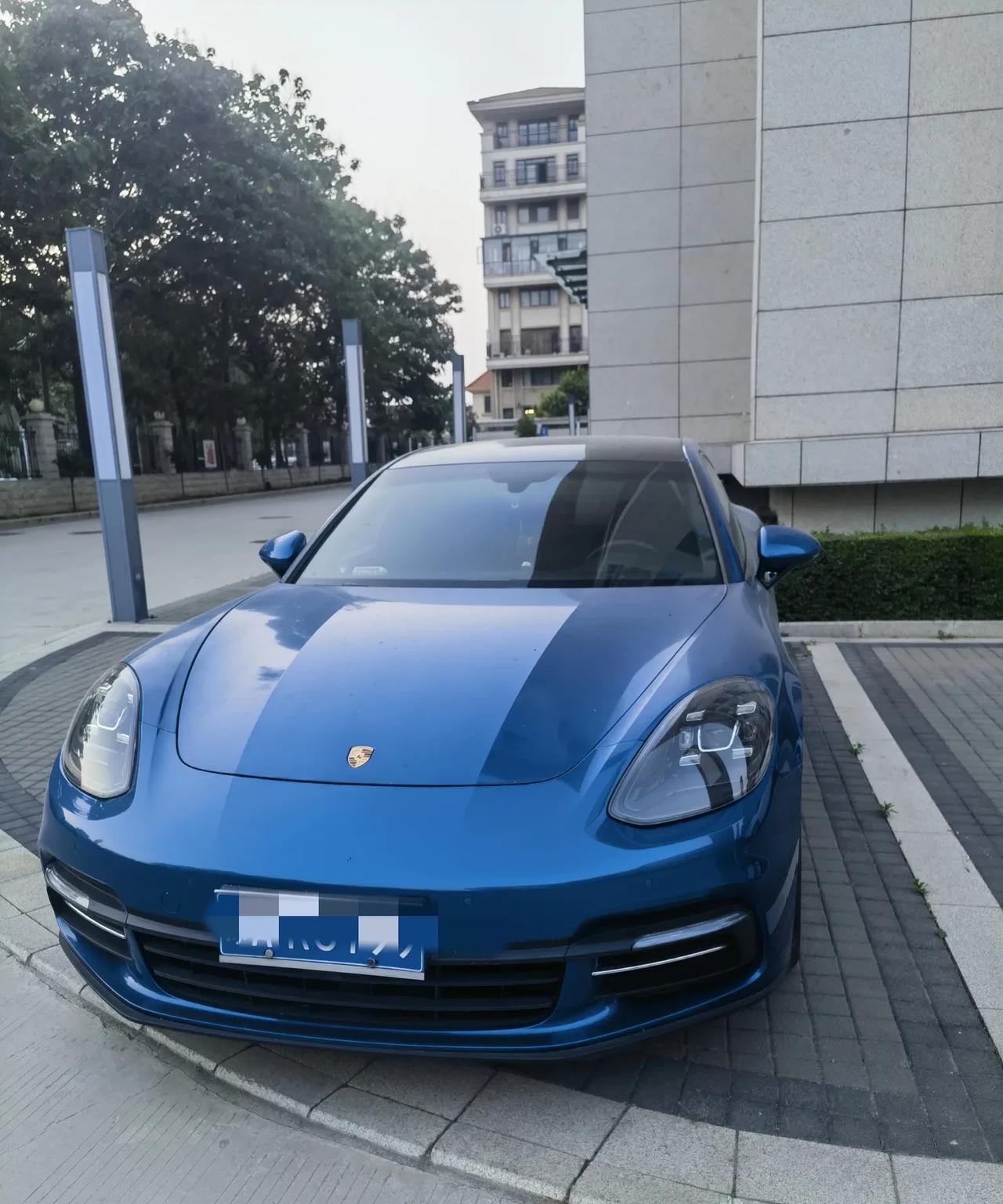 亲生的和亲自生的就是不一样啊。
母亲节，儿子给我发了一个200块的红包，加一句母