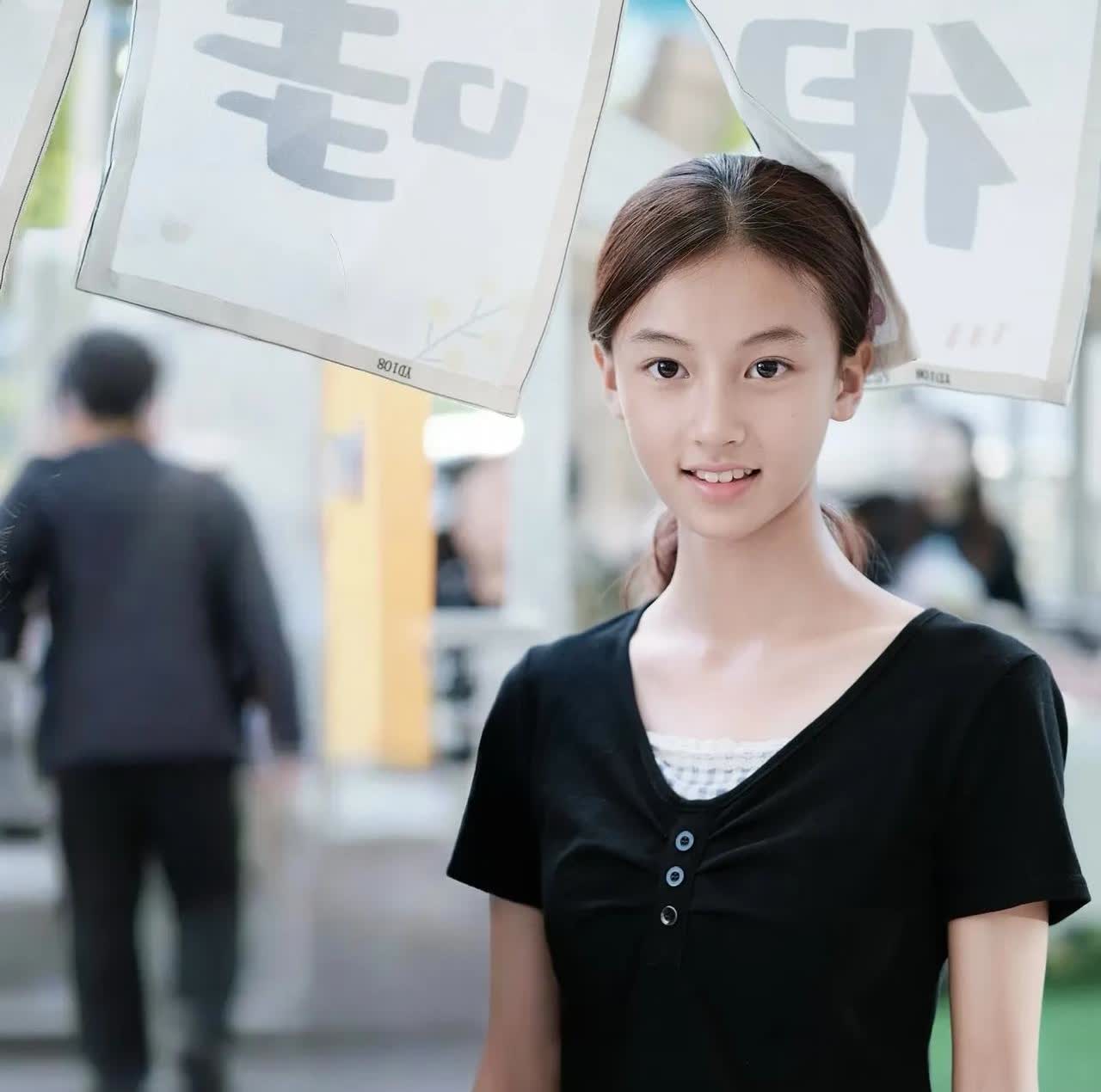 七七父母这种家长没什么长远的发展目光 ，这就是认知太低，毕竟她女儿这个长相，还碰