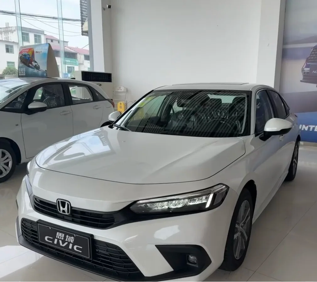 请教各位车友
目前看了思域和领克03，两个车的操控都还不错， 不同的是思域没有2