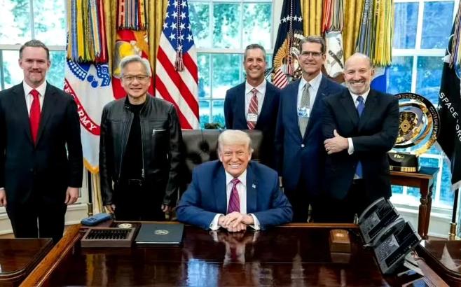 美国终于想明白了：从前中国没有的芯片，他不卖给中国，结果中国开始自主研发，没过几