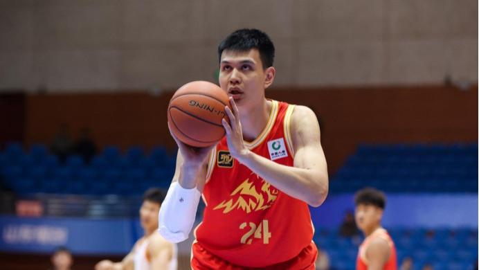 湘闽会战邕城，本土球星许钟豪主场领衔出战