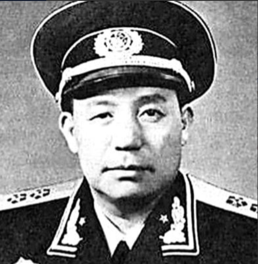 1950年11月，邢嘉盛率领三营奇袭美军阵地得手后，竟异想天开要端掉美军师部，不