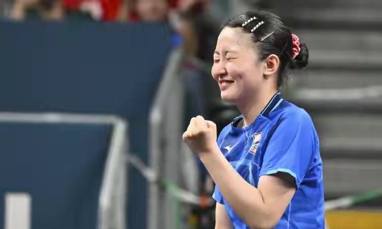 张本美和4:3险胜金琴英打进女单16强，整个比赛打的难解难分，张本美和凭借参赛经