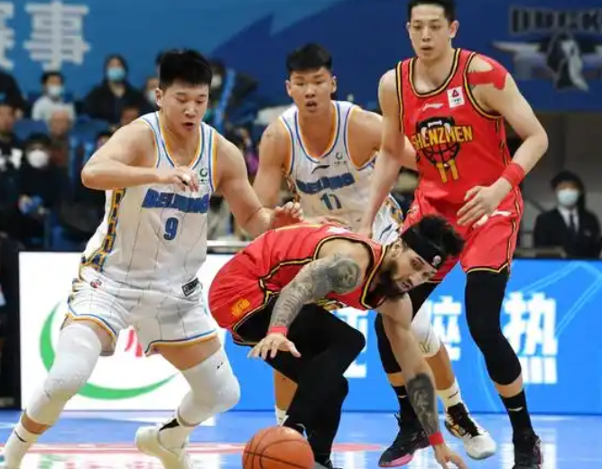 外援是需要一定的自由度的，很明显许指导不知道这个，为什么那么多外援在咱们这打不出