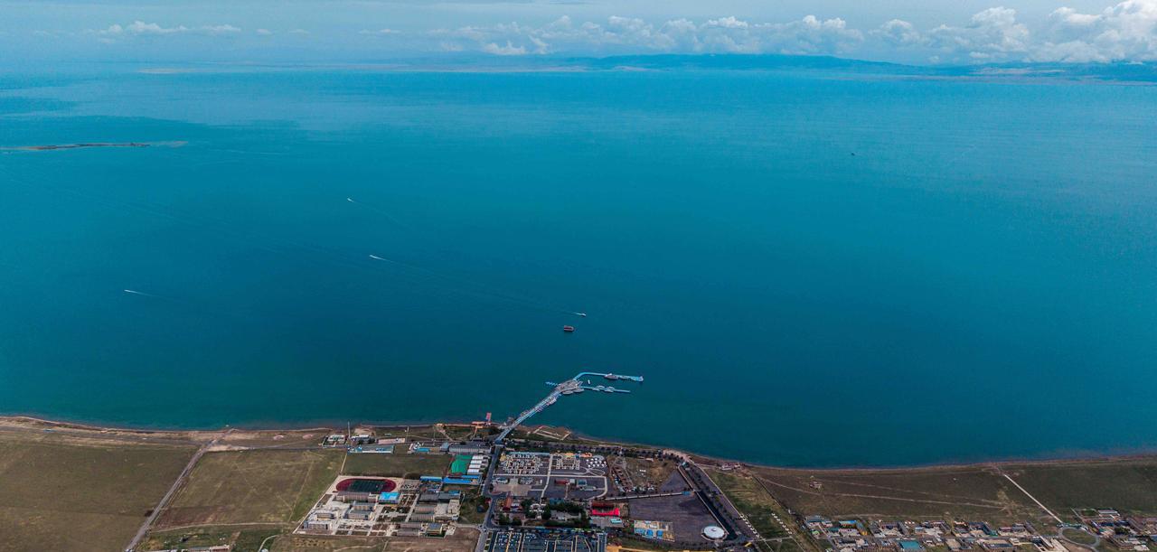 夏日旅行，大西北一定是国内天花板，作为西北环线的首站，青海湖也深受旅客的喜爱，不