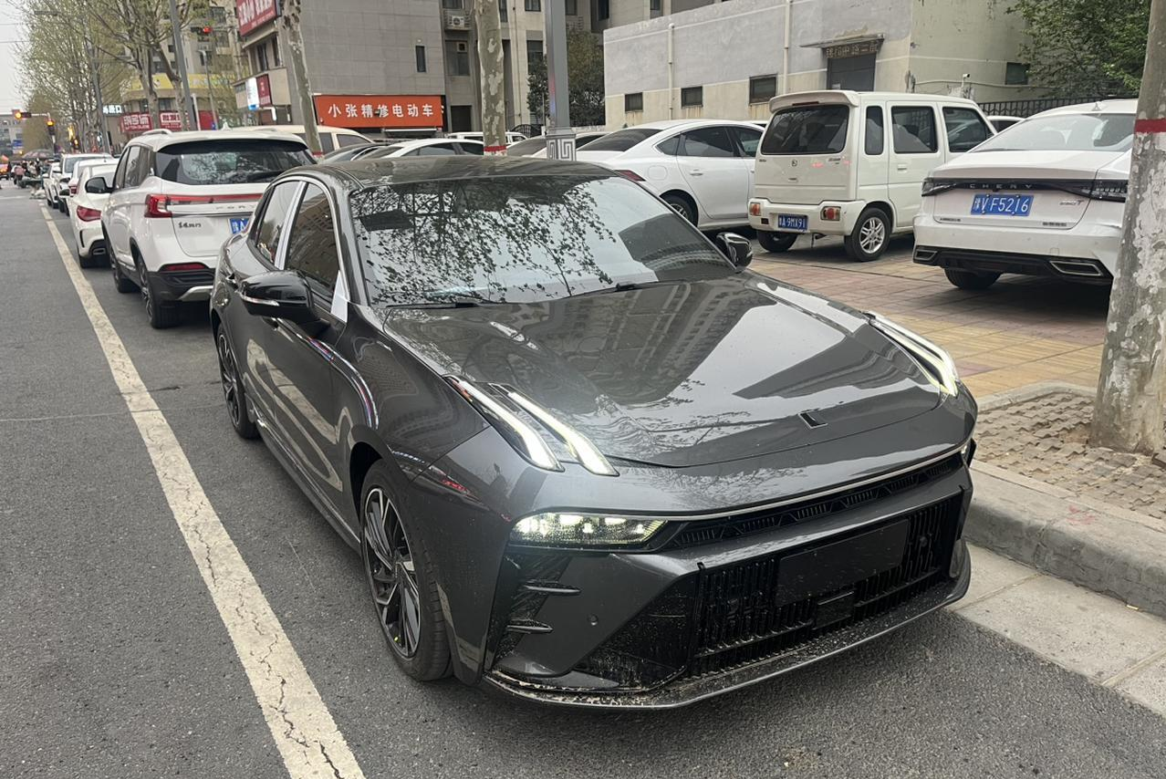 女生第一辆车