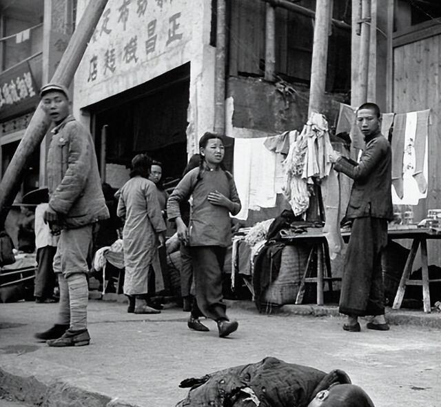 中国历朝历代灭亡原因，教训深刻。离我们最近的民国灭亡原因为： 军阀混战，党争不断
