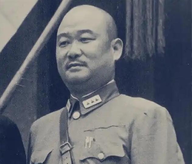 国民党原军司令刘峙的父亲，被村中恶霸活生生打死，刘峙返回家乡，看到杀父仇人，村民