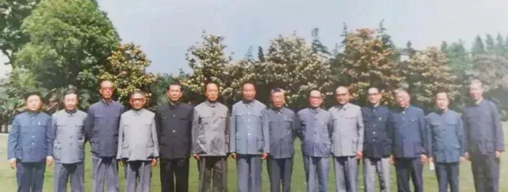 老照片欣赏，永恒的回忆！