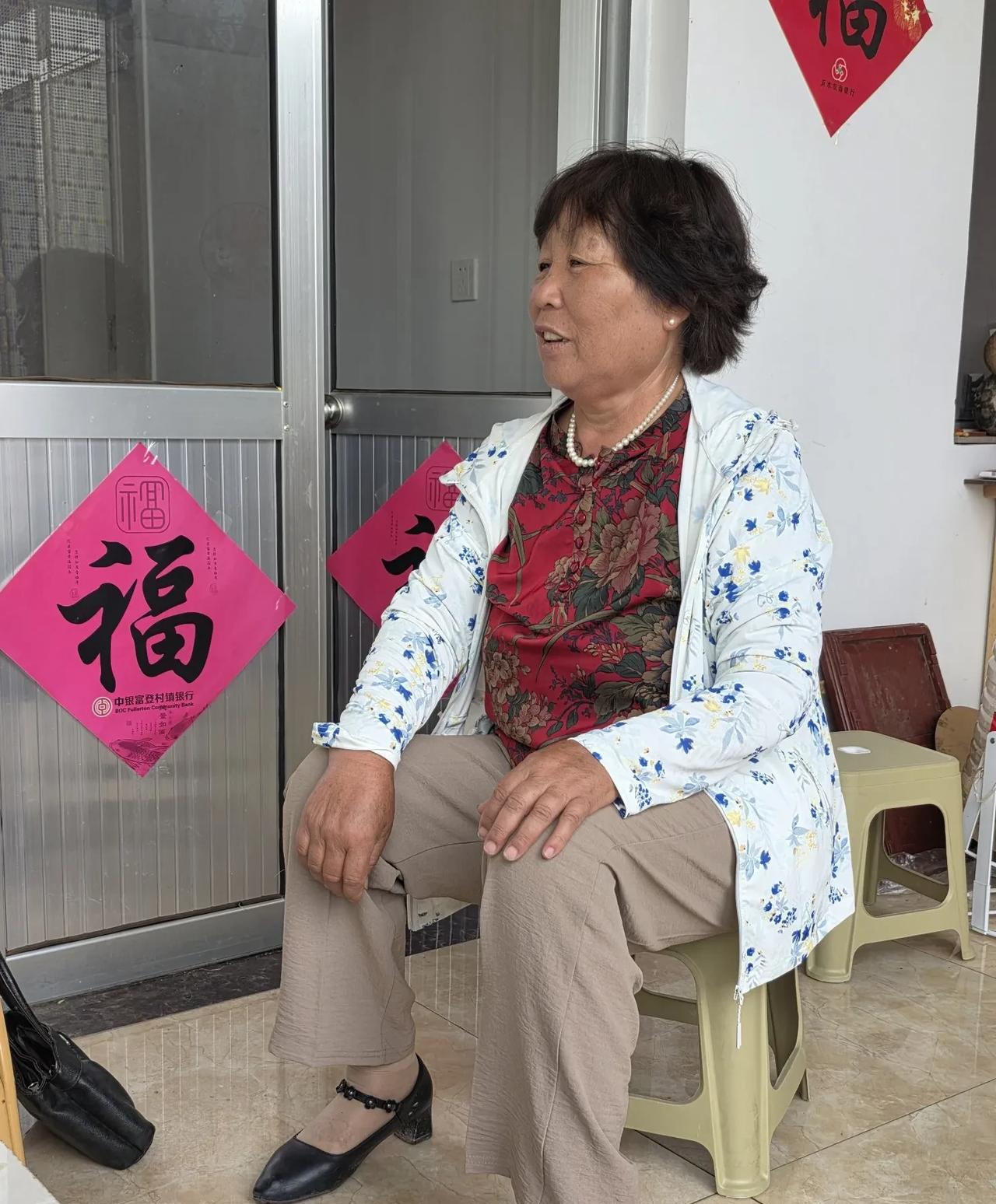 三嫂说：现在的年轻人心眼都好使……
那年，三嫂一个人从济南坐火车去东莞，她买的是