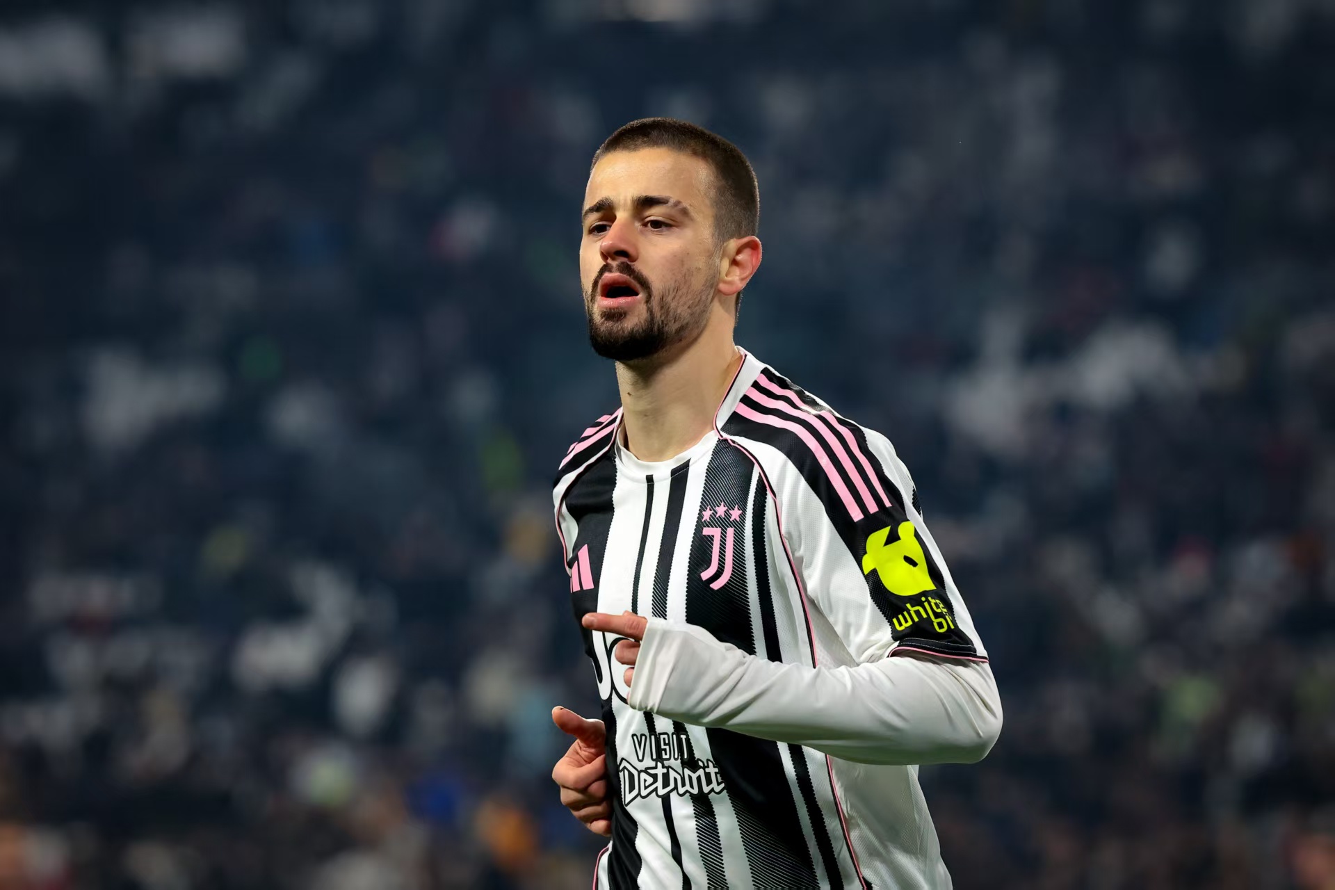 哲格罗瓦越来越好！

今晨，尤文客场对阵比萨，上半场比赛，尤文进攻迟迟无法打开局