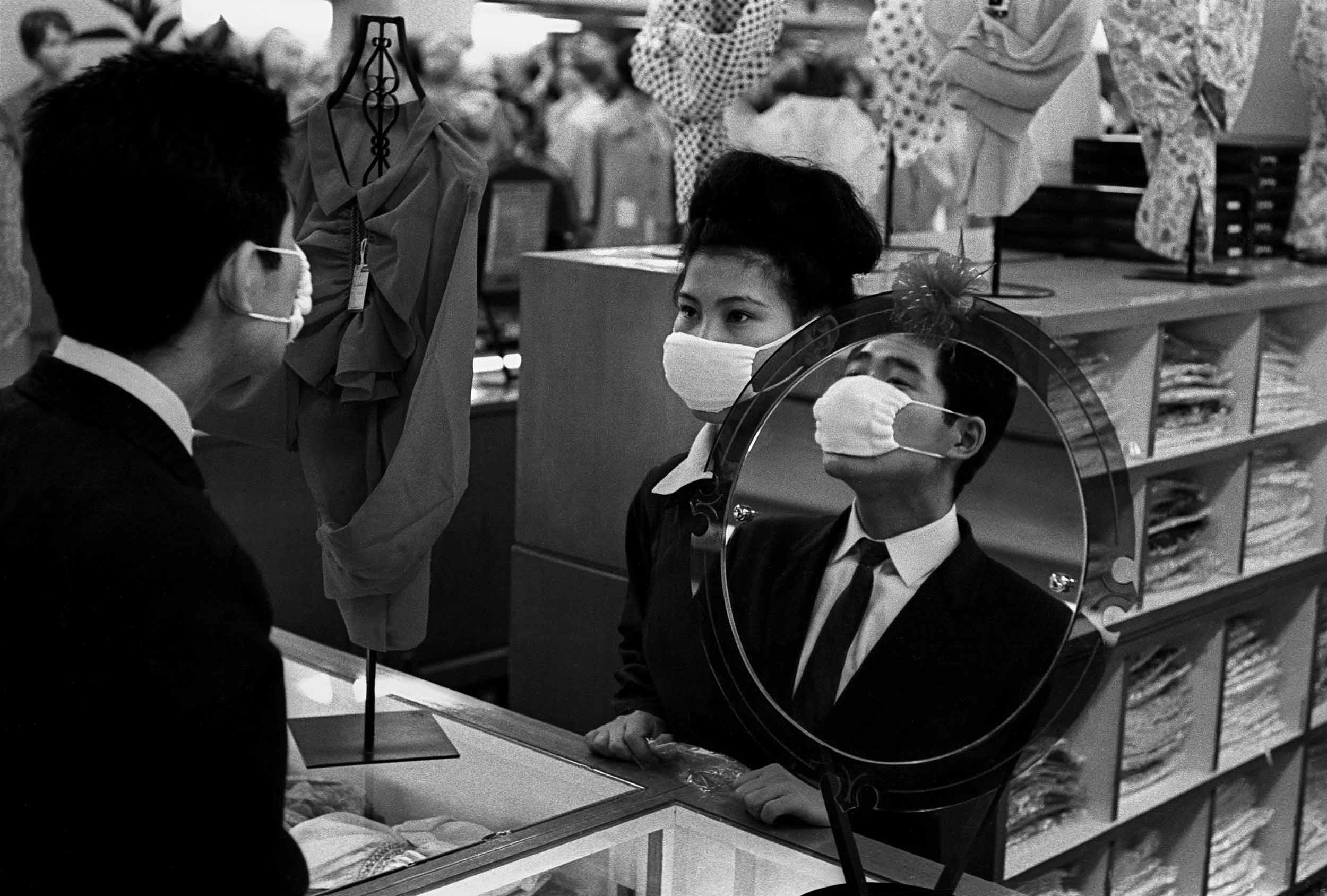 1963年，日本东京的百货商店。