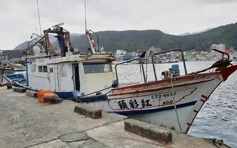 台湾省渔船又被日本扣押了，赖台独接受日媒专访的时候媚日称，台湾地区有事就是日本有