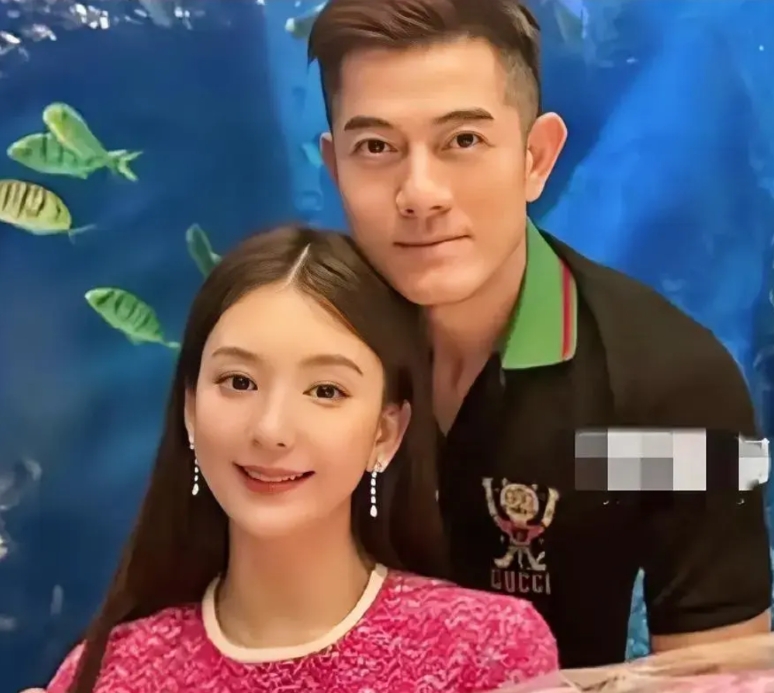 不得不佩服郭富城  本来听到他父亲节官宣有第三个孩子觉得没什么，但是看到他的年龄