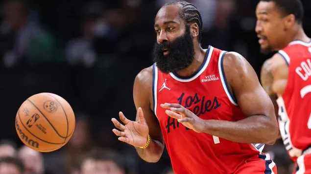 NBA常规赛，快船以118-121不敌凯尔特人。
对于这场失利，船记感慨道：“这