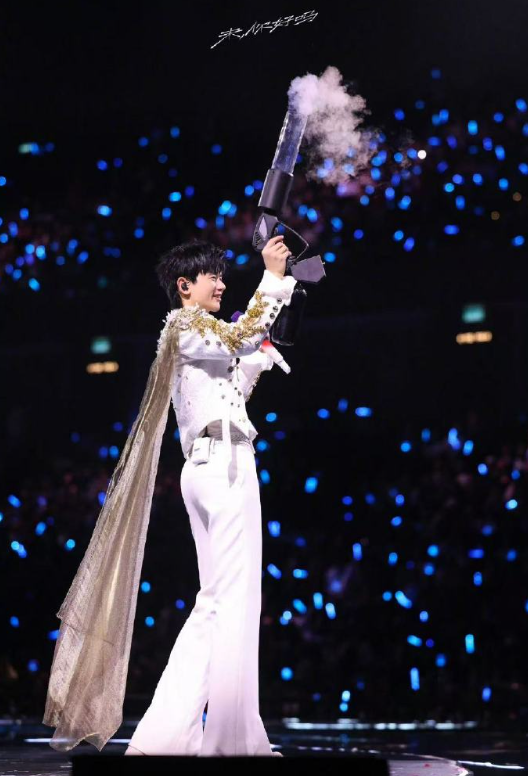 张杰列车即将停靠成都，杰哥的舞台从不让人失望，坐等炸裂开唱 ​​​