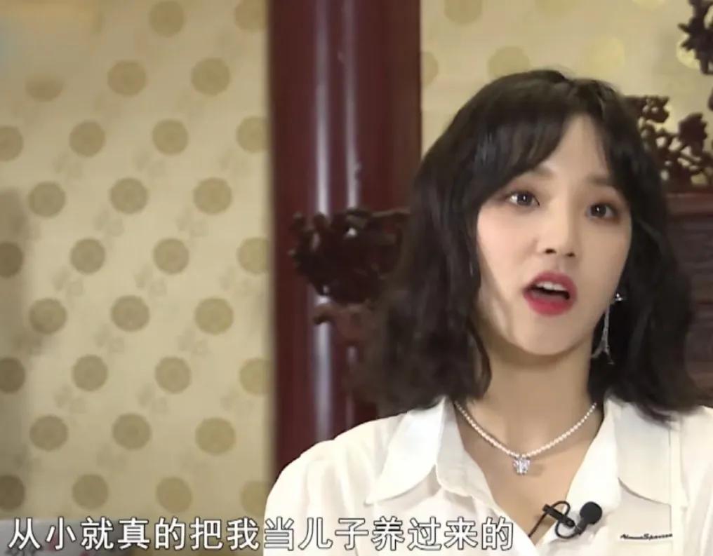宋雨琦：“我爸妈特别喜欢雨琦弟弟这个名字，因为他说他们俩从小真的把我当儿子养过来