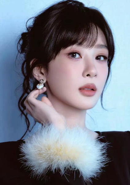 终于明白杨紫为什么不结婚了！  
不是没人馋她身子，
而是她今年都已经33岁了，