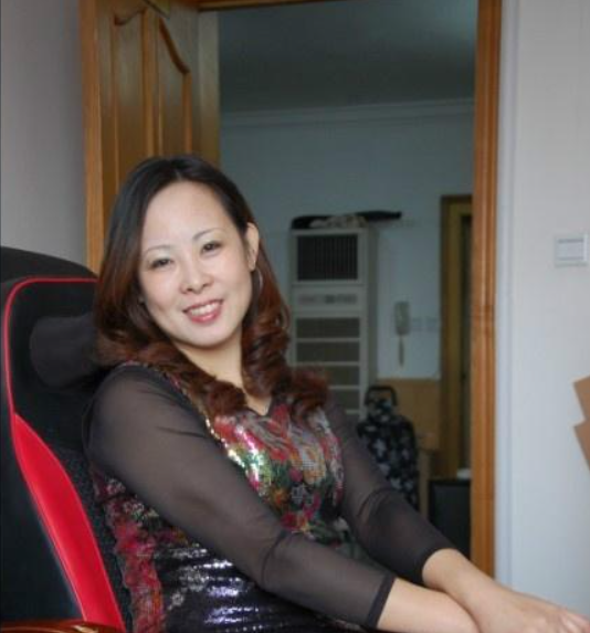 爱情与亲情中的那些事儿，你可别错过。
总以为她依赖我，其实是我离不开她。她默默付