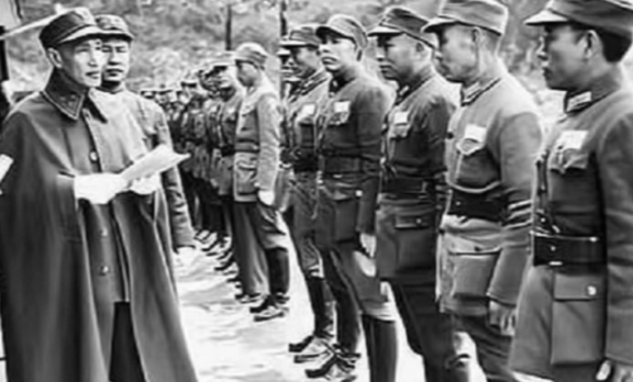 1949年，蒋介石带着60万大军败退台湾，他们大多数都是未结婚的年轻人。

蒋介