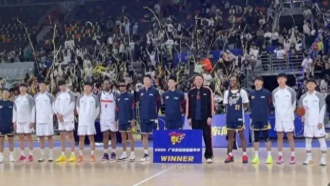 宏远球员亮相，朱总为崔永熙和3外援发球衣，目标是冠军